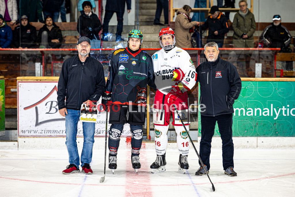 Peißenberg MINERS gegen TEV Miesbach | Eishockey Bayernliga 2025/26 Vorrunde 8. Spieltag, Peißenberg MINERS gegen TEV Miesbach, 20251107,,2025-11-07 in Peißenberg (flatbuy Arena Peißenberg), Copyright: WolfgangxLindner www.foto-lindner.de