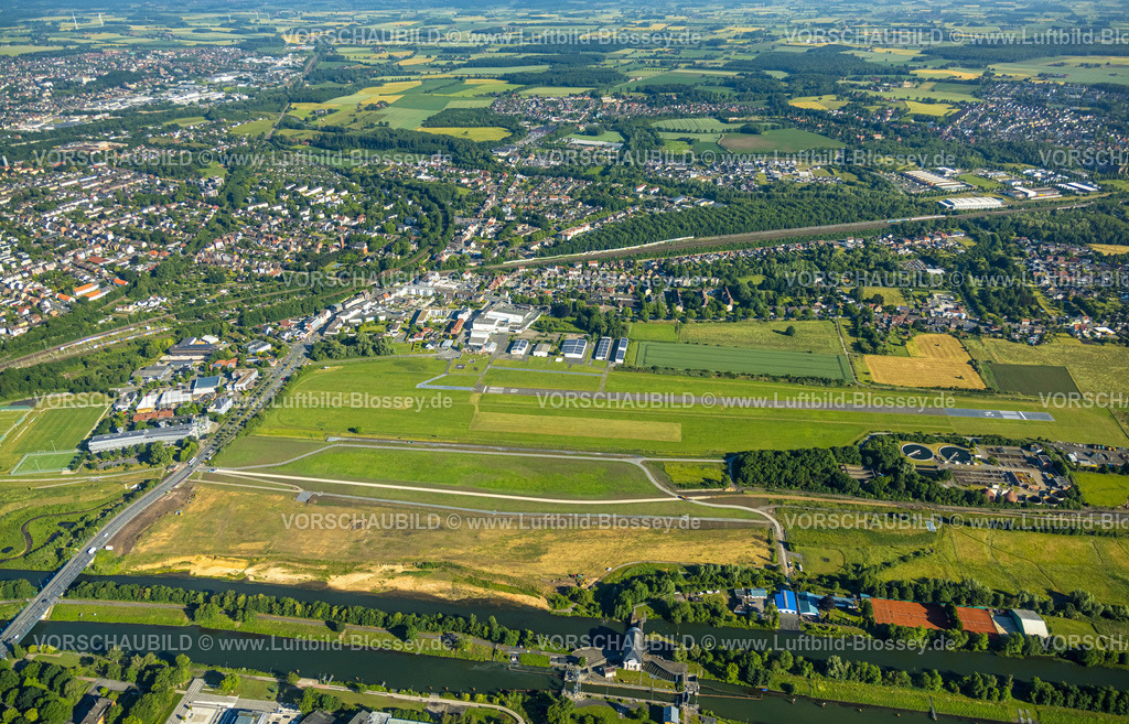 Hamm220604944 | Luftbild, Flugplatz Hamm-Lippewiesen,Start- und Landebahn, Baustelle Erlebensraum Lippeaue am Fluss Lippe, Kläranlage Hamm Mattenbecke, Schleuse Hamm, Heessen, Hamm, Ruhrgebiet, Nordrhein-Westfalen, Deutschland