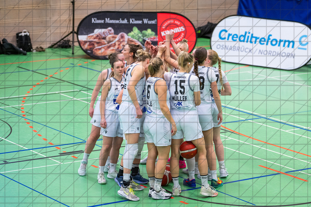 2. DBBL Nord 25/26 | Spieltag 13 | BBC Osnabrück vs. BG 89 Avides Hurricans | 21.12.25: 2. DBBL Nord 25/26 | Spieltag 13 | BBC Osnabrück vs. BG 89 Avides Hurricans / Osnabrück / Deutschland  //   CREDIT:www.bullenfotos.de, Martin König, Hörner Weg 40, D-49078 Osnabrück, +4917663732967 // Nutzung und Weitergabe nur zu den vereinbarten Zwecken. Presseanfragen an Ersteller. Alle Rechte beim Ersteller. Honorierung nach MFM. - Realisiert mit Pictrs.com