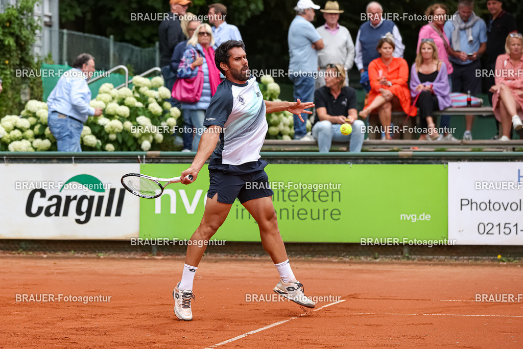HTC Blau-Weiß Krefeld - LTTC Rot-Weiß Berlin  | Krefeld, Deutschland 21.07.2023, Federico Gaio (HTC Blau-Weiß Krefeld) gegen Alvaro Lopez San Martin (LTTC Rot-Weiss Berlin) ,

bei der 2. Tennis Bundesliga Nord Begegnung zwischen HTC Blau-Weiß Krefeld und LTTC Rot-Weiß Berlin am 21.07.2023 in Krefeld.

(Foto: BRAUER-Fotoagentur)
 
