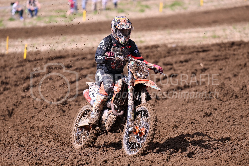 Motocross Schlatt bei Winterthur - 29. April 2023 | #169 Peixoto Bruno aus Buchs ZH (CH) auf Ktm 250 in der Kategorie MX2 am Motocross Schlatt bei Winterthur, 29. April 2023.
Instagram: @mx_schlatt | @mc_wila | @sam_schweiz
Bild: Sportfotografie Markus Aeschimann | www.markus-aeschimann.ch - Realisiert mit Pictrs.com