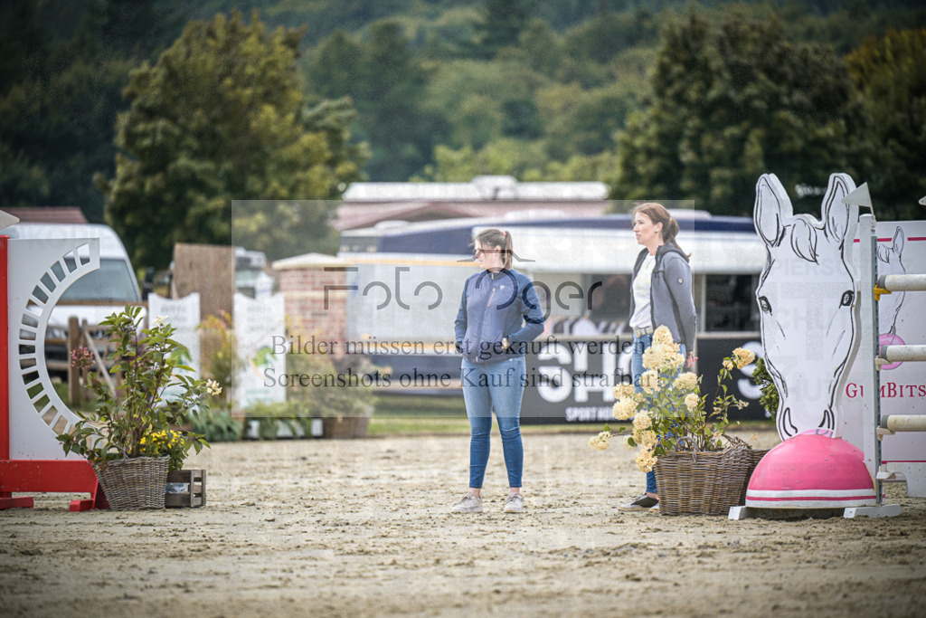 DOS_0366 | Entdecke hochwertige Reitturnierfotos von Foto Oger. Professionell, emotional und authentisch – jetzt Lieblingsmomente im Shop bestellen.Deutschlandweite Turnierfotografie. - Realisiert mit Pictrs.com