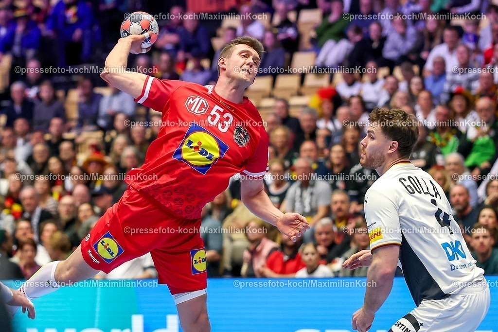 EHF15012602024 | 15.01.2026, Handball, Men's EHF EURO 2026, Deutschland - Östereich, Jyske Bank Boxen in Herning, Dänemark, Preliminary Round:  Mykola Bilyk (Austria #53) im Zweikampf gegen   Johannes Golla (Germany #04) 