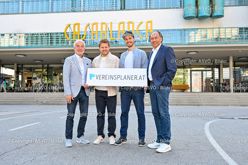 ASVÖ_ Vereinsplaner_ 12.08.2025-1 | 12.08.2025, AUT, ASVÖ, VereinsplanerPeter Reichl (ASVÖ Präsident), Lukas Krainz und Mathias Maier (Vereinsplaner), Willi Blecha (ASVÖ Generalsekretär)©fodo.media / Harald Dostal - Realisiert mit Pictrs.com