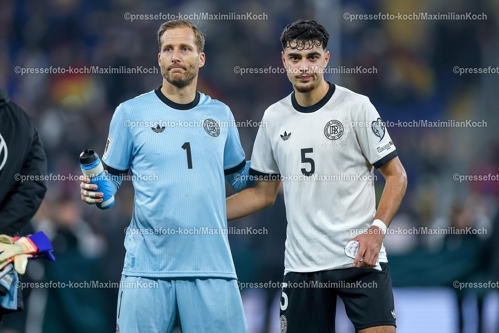 DFB10102501157 | 10.10.2025, Fußball, Länderspiel, Deutschland - Luxemburg, UEFA WM-Qualifikation, 2025/2026, Gruppe A, PreZero Arena in Sinsheim: glückliche Gesichter nach dem 4:0 Sieg der deutshen Mannschaft gegen Luxemburg. Torwart Oliver Baumann (GER #01) Aleksandar Pavlović (GER #05)  DFB regulations prohibit any use of photographs as image sequences and or quasi-video.