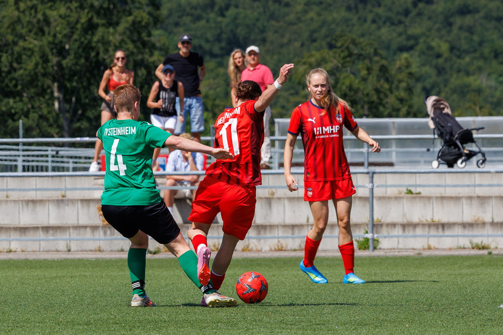 FCHTVS_260531_6583 | 1.FC Heidenheim 1846 II vs. TV Steinheim, Fußball, Frauen, Bezirksliga, 2025/2026, Meisterrunde, 5. Spieltag, 31.05.2026 in Heidenheim, Kunstrasen b. Voith-Arena West(Foto: Michael Bulling) - Realisiert mit Pictrs.com