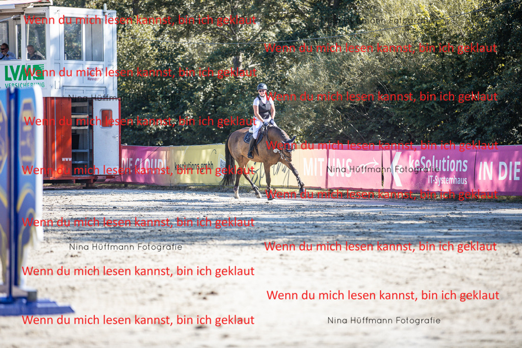 BK1A7246 | Turnierbilder Turnierfotos Nina Hüffmann Turnierfotografie Pferdefotografie Tierzeichnung Haustierzeichnung Pferdezeichnung Hundezeichnung Videograf  - Realisiert mit Pictrs.com