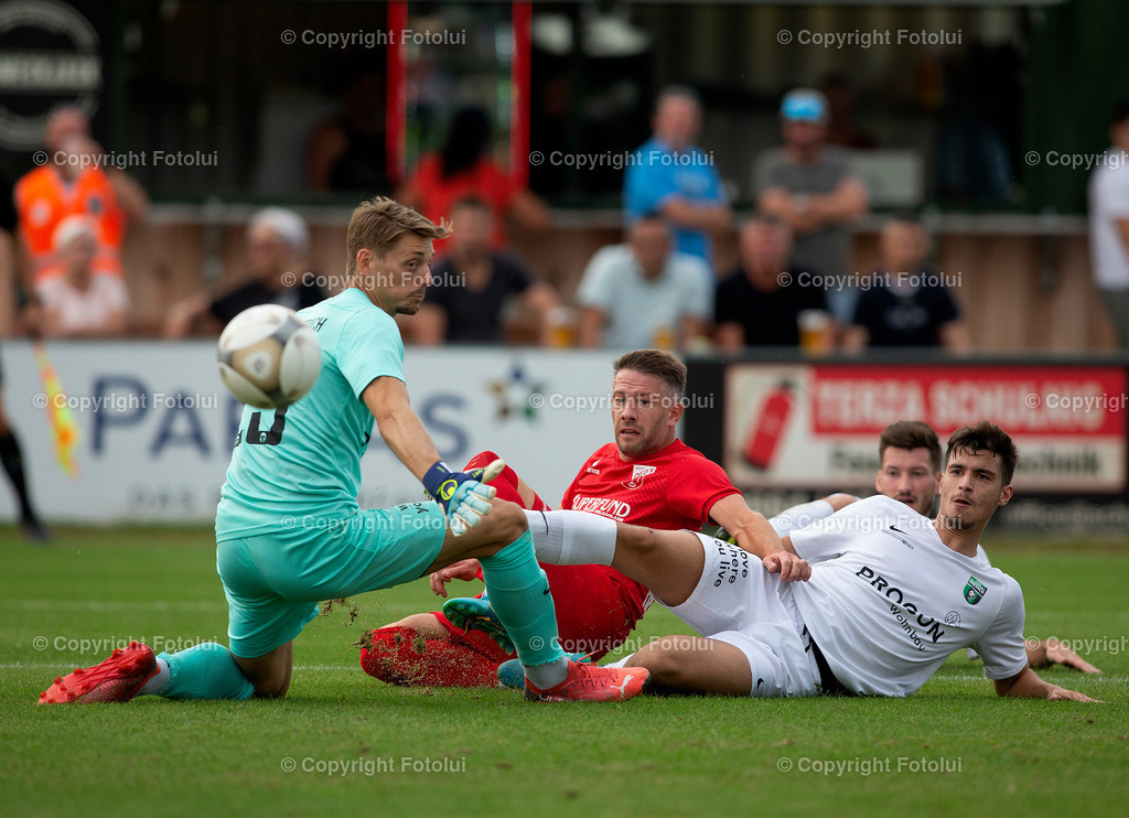 A_LUI_120822_28 | SPORT,FUSSBALL,LT1 OOE LIGA ASKOE OEDT-UNION PROCON DIETACH 12.08.2022 IM BILD:  MANUEL SCHMIDL (OEDT) DRÜCKT DEN BALL UEBER DIE LINIE  FOTO:FOTOLUI