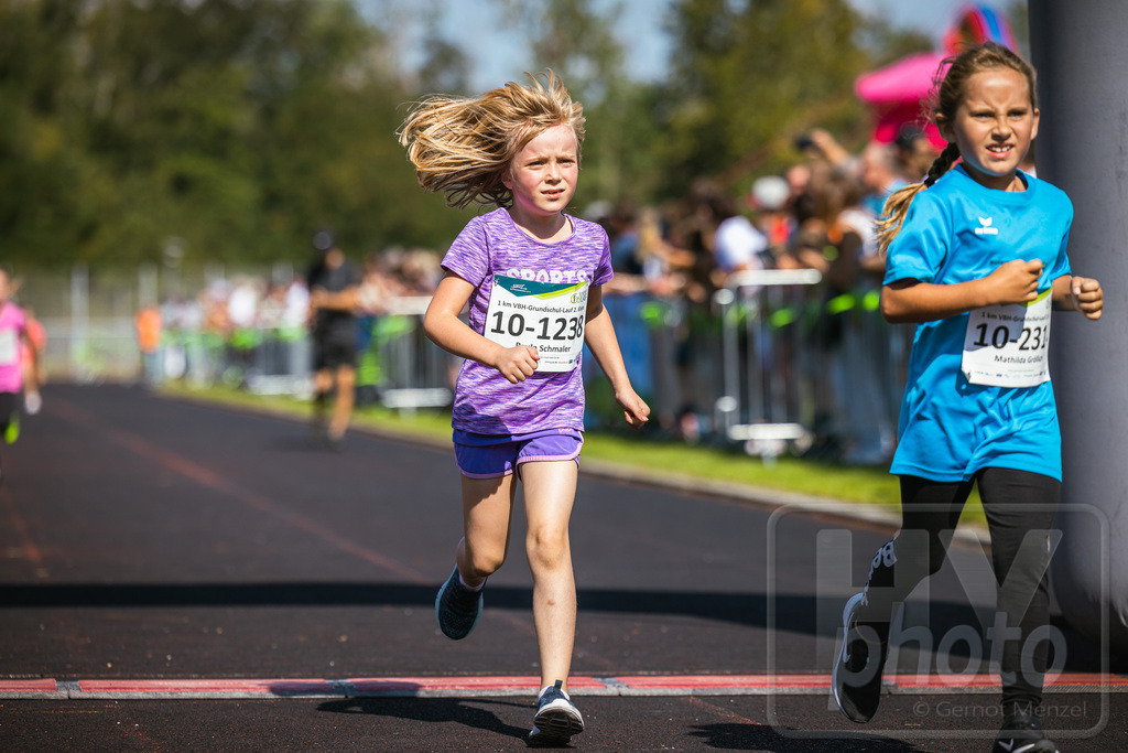 16. Hoywoj-CityLauf im Sportforum Hoyerswerda - 16.09.2023 | 1km VBH-Grundschul-Lauf 2. Klassen - Realisiert mit Pictrs.com