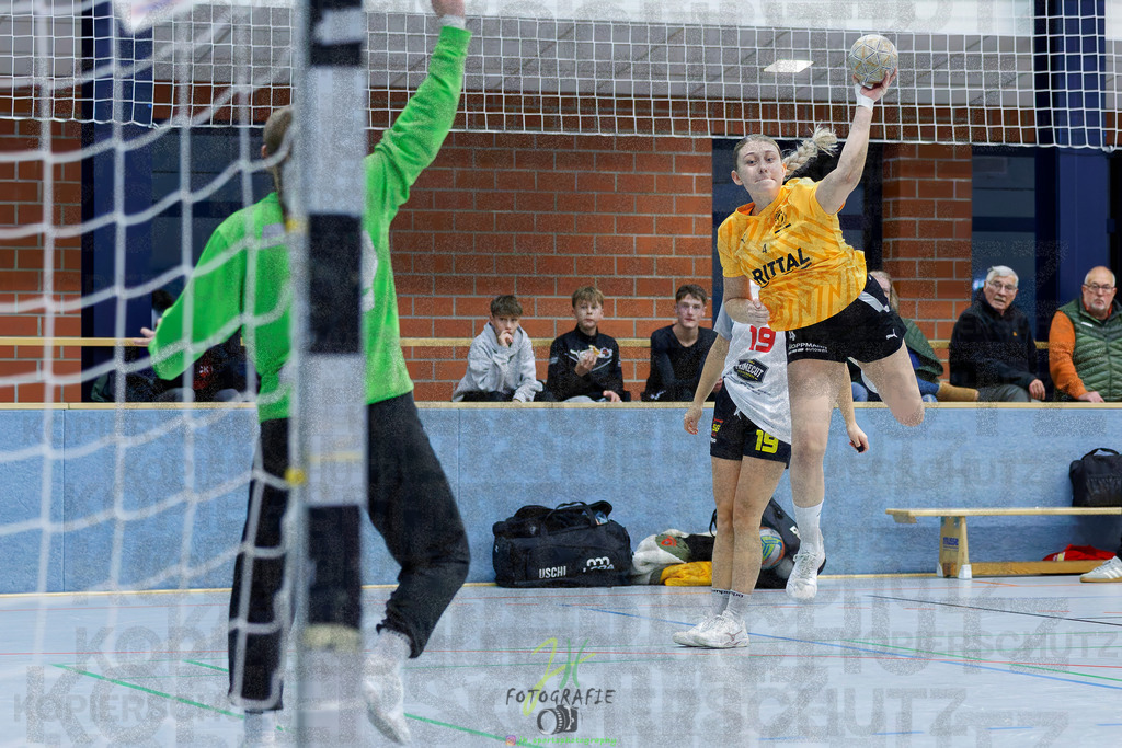 Frauen Oberliga Mitte (HHV); HSG Eibelshausen/Ewersbach - HSG Wettenberg II | Frauen Oberliga Mitte (HHV); HSG Eibelshausen/Ewersbach - HSG Wettenberg II am 13.12.2025 in Steinbrücken (Sporthalle am Hammerweiher)Photo © 2025 - Jörg Heinrich - Realisiert mit Pictrs.com