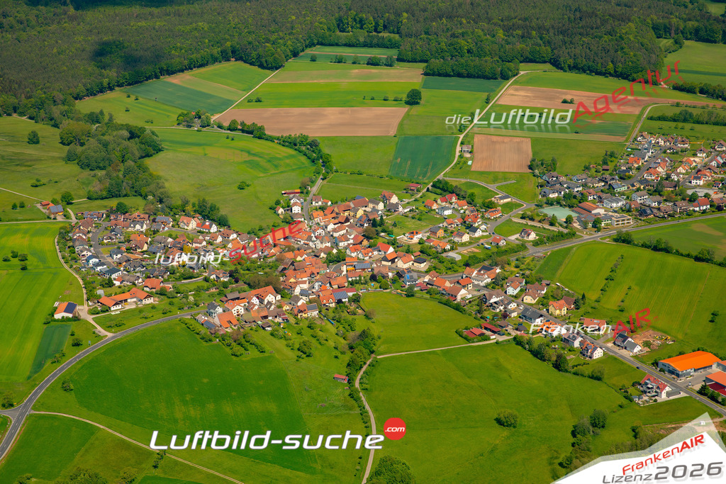 Das Luftbild zeigt : Lauter Burkardroth - Die Luftaufnahme wurde 2024 vom UL-Flugzeug aus erstellt ( keine Drohne ) - Hochauflösende Luftaufnahme - Für grossformatige Ausdrucke geeignet. Die Geschenkidee !Mit Lizenz und Bildrechte bestellbar