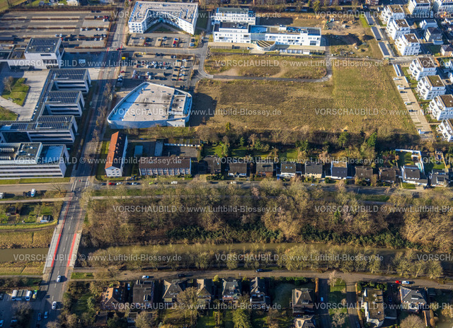 Hamm240100169 | Luftbild, Wohngebiet am bewaldeten Markgrafenufer und Ahseufer, Fluss Ahse mit Brücke Marker Allee am Paracelsuspark, Uentrop, Hamm, Ruhrgebiet, Nordrhein-Westfalen, Deutschland