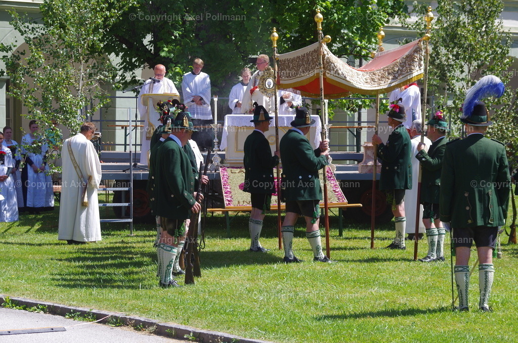 IMGP6711 | fotografiert von Axel PollmannLeonhardi Wallfahrt Benediktbeuern und Murnau, Fronleichnam, Fasching, Landschaft im Loisachtal und Benediktbeuern  - Realisiert mit Pictrs.com