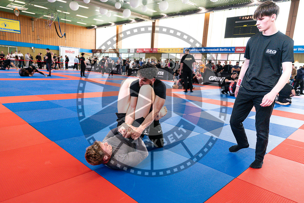 20250510PBB3693 | Athletes compete during the JJLG Berlin Open Jiu-Jitsu Championship on May 10, 2025 in Berlin, Germany. © Chiara Dazi / photoblackbelt