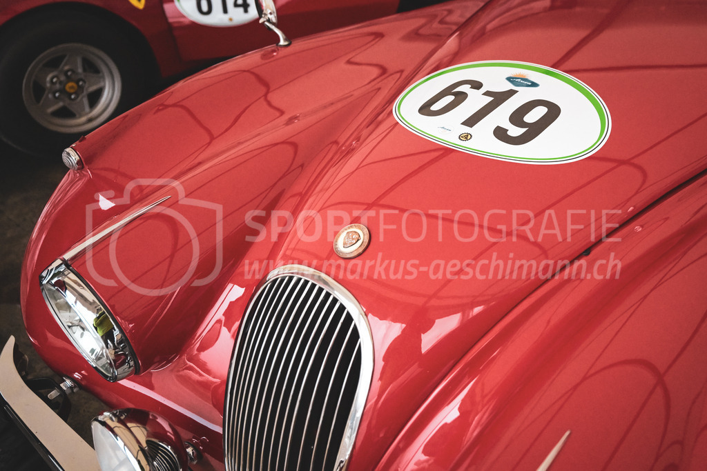 21. Arosa ClassicCar 2025 - 5. September 2025 | Der Jaguar XK120 aus dem Jahre 1954 mit Startnummer 619 von Michael Kalbermatter aus Zermatt (SUI) am Arosa ClassicCar 2025 in der Kategorie Demo..@arosaclassiccar, @arosa.official, #arosaclassiccar, #arosa, #76curves, #classiccarBild: Sportfotografie Markus Aeschimann | www.markus-aeschimann.ch - Realisiert mit Pictrs.com