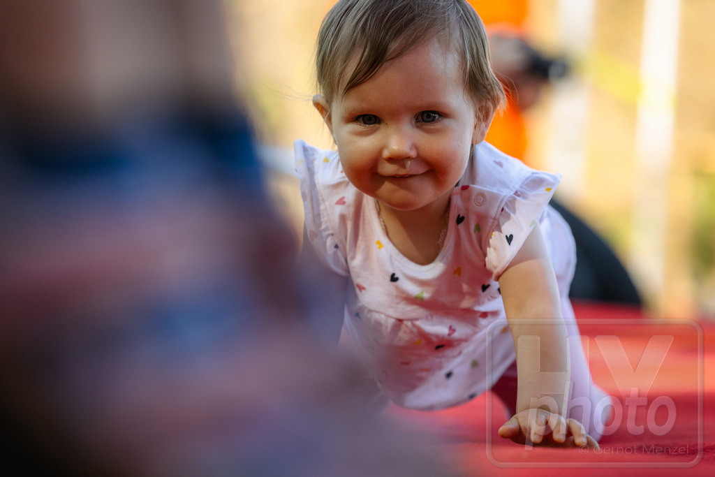 16. Hoywoj-CityLauf im Sportforum Hoyerswerda - 16.09.2023 | 10m VdK-Windel-Flitzer - Realisiert mit Pictrs.com