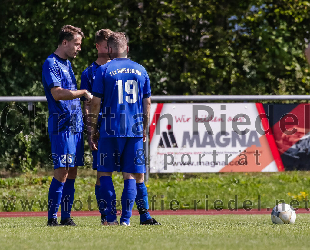 2023-09-02_069_SG_Markt_Schwaben_gegen_TSV_Hohenbrunn | Markt Schwaben, Deutschland, 02.09.2023:
Fußball, Kreisklasse 2023 / 2024, 3. Spieltag, (SG) Markt Schwaben gegen TSV Hohenbrunn, Endergebnis: 2:0

Christoph Kahler (TSV Hohenbrunn, #26), Florian Luksche (TSV Hohenbrunn, #19)

Foto: Christian Riedel / fotografie-riedel.net