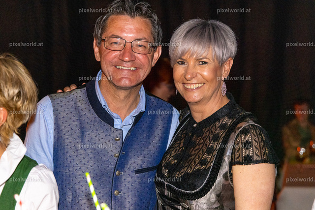 Schlager trifft Tracht | Bildershop von pixelworld.at - Realisiert mit Pictrs.com