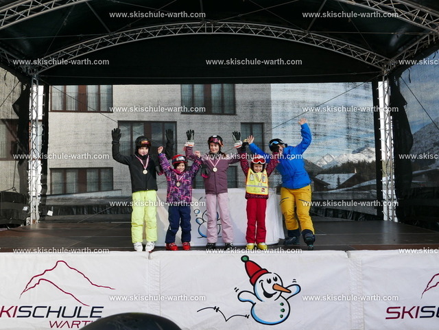 Gruppe Marie | Photos von der Skischule Warth - Realisiert mit Pictrs.com