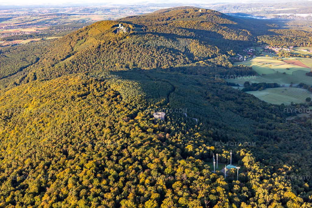 Aerial view: Soultzerkopf in Soultz-sous-Forêts in the state Bas-Rhin, France. – Photo: IMG_138833.jpg taken on 09/24/2023 by Werner Riehm/FLY-FOTO.com – Resolution of the original: 5472 x 3648 px