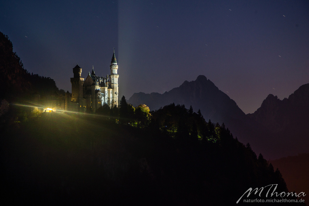 Nächtliches Schloss Neuschwanstein  | Dies ist der Online-Shop von naturfoto.michaelthoma.de. Ich bin leidenschaftlicher Naturfotograf und fotografiere von der Andromedagalaxie bis zum Zwergtaucher, von der Ameise bis zum Orionnebel alles was mit Natur zu tun hat. Hier kann eine Auswahl meine - Realisiert mit Pictrs.com