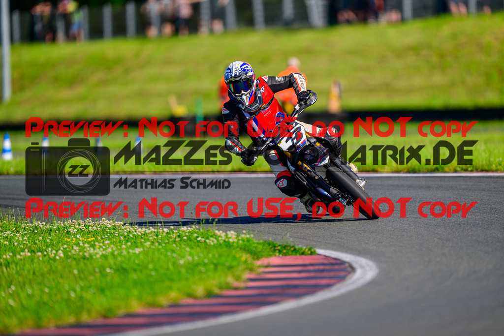 MaZZes_FotoMatrix_240622_6007705_2-99 | UE40