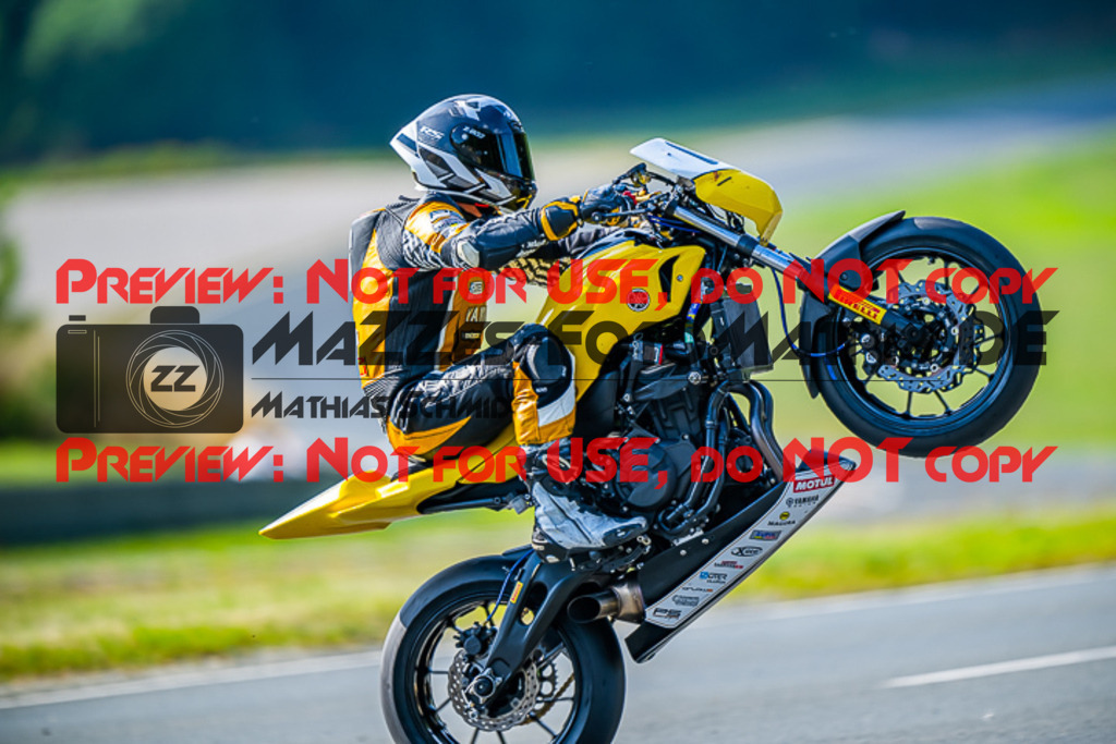 MaZZes_FotoMatrix_220722_9704 | TWIN