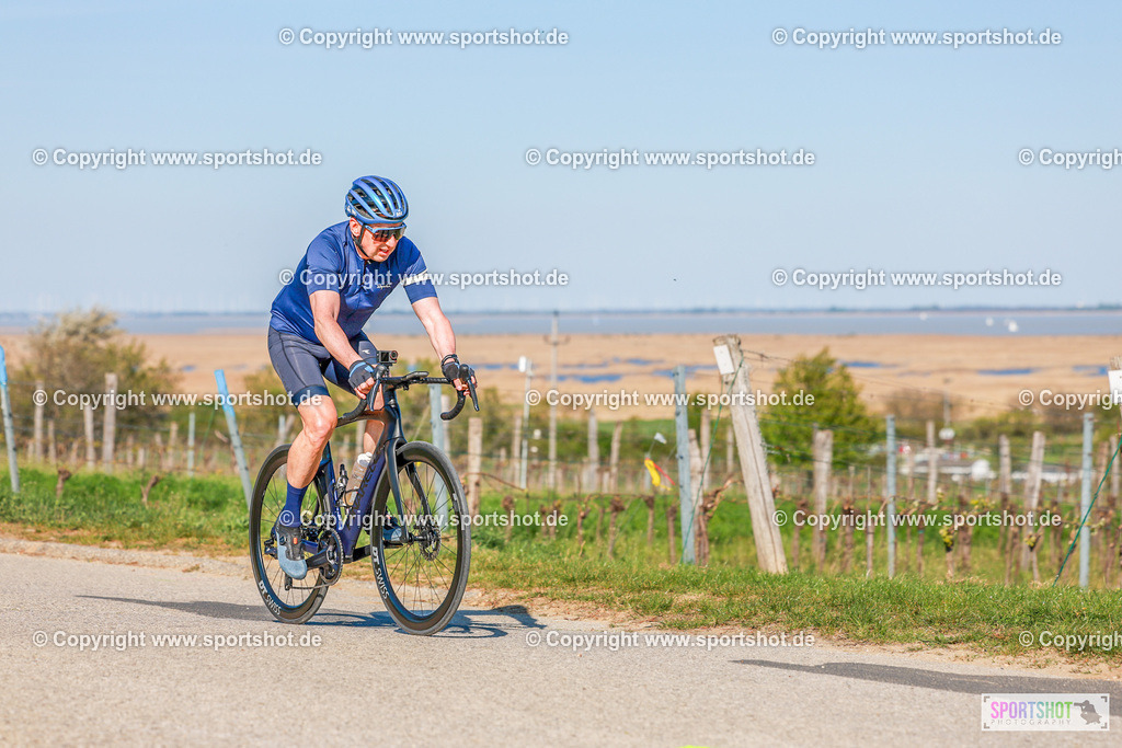 680_AR6_8262 | Neusiedlersee Radmarathon 2026@sportshot_your_pictrs #yourpictures#roadtowm2029 #nrm #neusiedlerseeradmarathon #neusiedlersee #neusiedlerseetourismus #burgenland #mörbisch #nrm26 #burgenlandtourismus #voglundco #poweredbyburgenlandtourismus #radsport #rad #marathon #ucigranfondo #visitburgenland #ucigranfondoworldseries