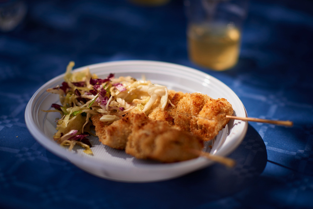 Gegrillter Fisch auf dem Teller | San Feliciano, Italien - August 31, 2016: Gegrillter Fisch auf dem Teller. - Realisiert mit Pictrs.com