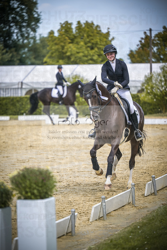DOS_0370 | Entdecke hochwertige Reitturnierfotos von Foto Oger. Professionell, emotional und authentisch – jetzt Lieblingsmomente im Shop bestellen.Deutschlandweite Turnierfotografie. - Realisiert mit Pictrs.com