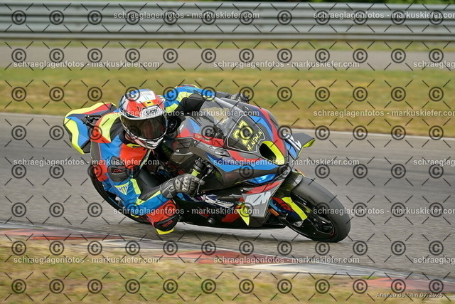 25bt05-0072 | markuskiefer.com - Realisiert mit Pictrs.com