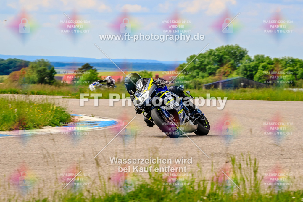 MotoTeam-0945 | Hier findet Ihr Bilder von Touristenfahrten auf der Nürburgring Nordschleife oder von anderen Veranstaltungen die ich besucht habe. Viel Spass beim Durch Schauen 