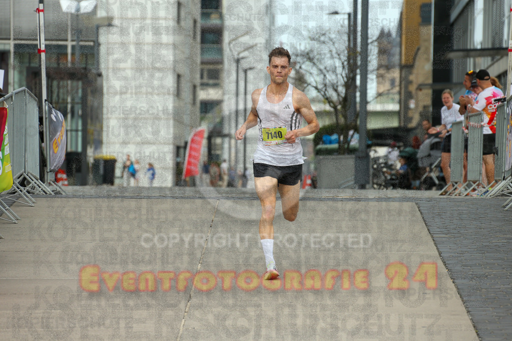 250920_1316_EX1_3945 | Sportfotografie im Rhein-Sieg Kreis, Köln, Bonn, NRW, Rheinland Pfalz, Hessen, etc. Unser Tätigkeitsfeld umfasst den Laufsport vom Volkslauf über den Marathon, Duathlon, Triathon bis zum Ultralauf wie Kölnpfad Ultra oder Schindertrail.