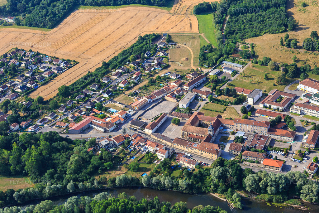 Aerial view: IRR Pédiatrique - CMPRE UGECAM and Benedictine monastery/Prieuré bénédictin in Flavigny-sur-Moselle in the state Meurthe et Moselle, France. – Photo: IMG_083114.jpg taken on 07/11/2015 by Werner Riehm/FLY-FOTO.com – Resolution of the original: 5472 x 3648 px