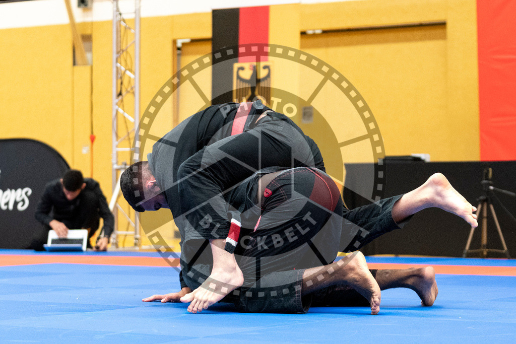 20231118PBB12813 | Fighters compete during the AJP Tour 600 Frankfurt Championship in Frankfurt/Main, Germany, on November 18, 2023.