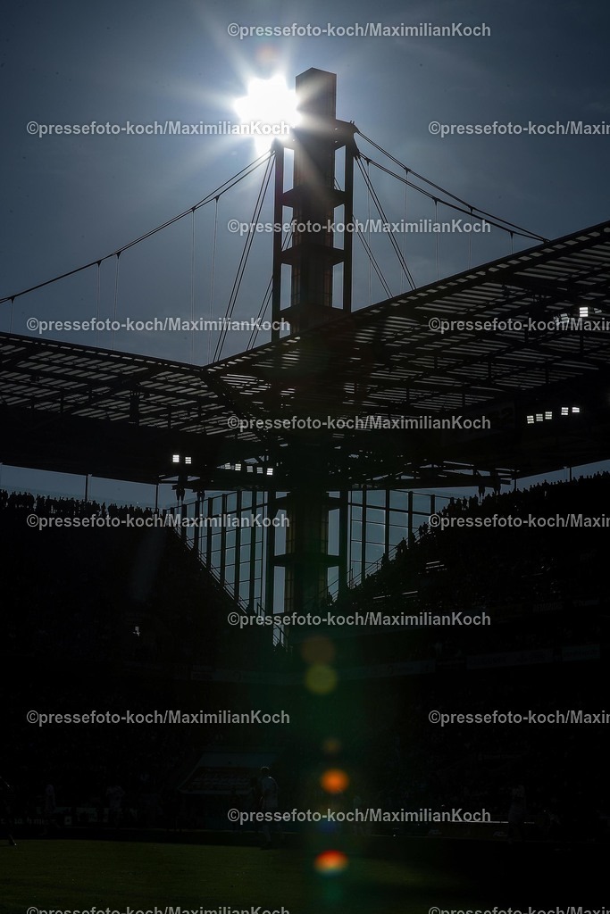 1FC23022502188 | 23.02.2025, Fußball, 1. FC Köln - Fortuna Düsseldorf, 2.. Fußball Bundesliga, 23. Spieltag, RheinEnergie-STADION, Saison 2024 2025: Gegenlichtaufnahme Gegenlicht Innenansicht Sonne Eckpfeiler Stadionimpression Backlight Feature Symbolbild Symbolfoto ArchitekturDFB regulations prohibit any use of photographs as image sequences and or quasi-video.