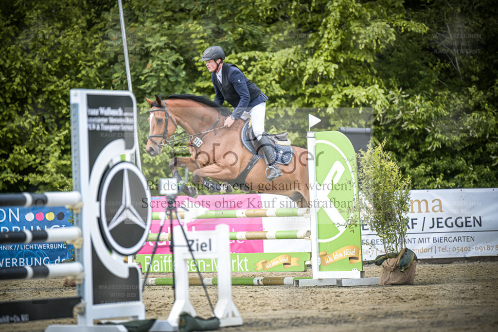 DOS_0256 | Entdecke hochwertige Reitturnierfotos von Foto Oger. Professionell, emotional und authentisch – jetzt Lieblingsmomente im Shop bestellen. - Realisiert mit Pictrs.com