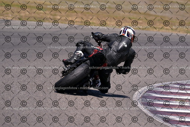 26bt04-1328 | markuskiefer.com - Realisiert mit Pictrs.com