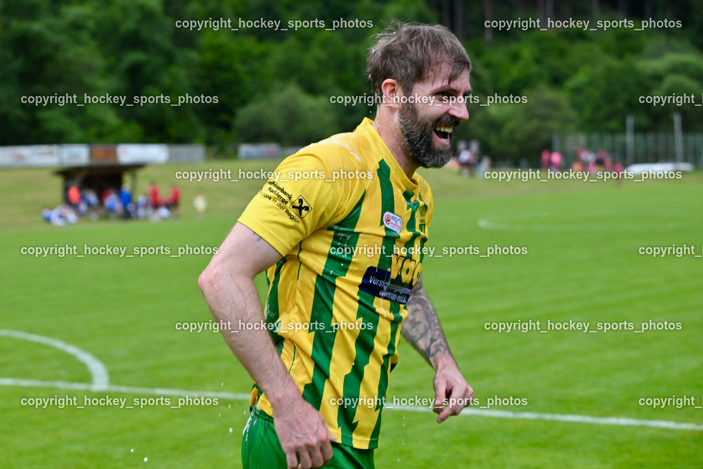 WSG Radenthein vs. St. Michael ob Bleiburg | #11 Manfred Duller WSG Radenthein, Bierdusche, Jubel WSG Radenthein, Relegations Feier, WSG Radenthein vs. St. Michael ob Bleiburg, WSG Radenthein vs. St. Michael ob Bleiburg  am 15.06.2024 in Radenthein (Sportplatz Radenthein), Austria, (Photo by Bernd Stefan)