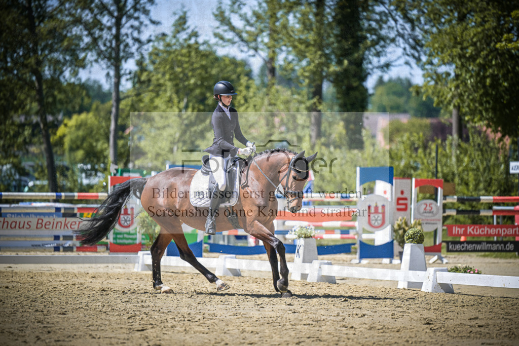 DOS_9235 | Entdecke hochwertige Reitturnierfotos von Foto Oger. Professionell, emotional und authentisch – jetzt Lieblingsmomente im Shop bestellen.Deutschlandweite Turnierfotografie. - Realisiert mit Pictrs.com