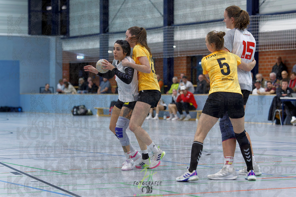 Frauen Oberliga Mitte (HHV); HSG Eibelshausen/Ewersbach - HSG Wettenberg II | Frauen Oberliga Mitte (HHV); HSG Eibelshausen/Ewersbach - HSG Wettenberg II am 13.12.2025 in Steinbrücken (Sporthalle am Hammerweiher)Photo © 2025 - Jörg Heinrich - Realisiert mit Pictrs.com