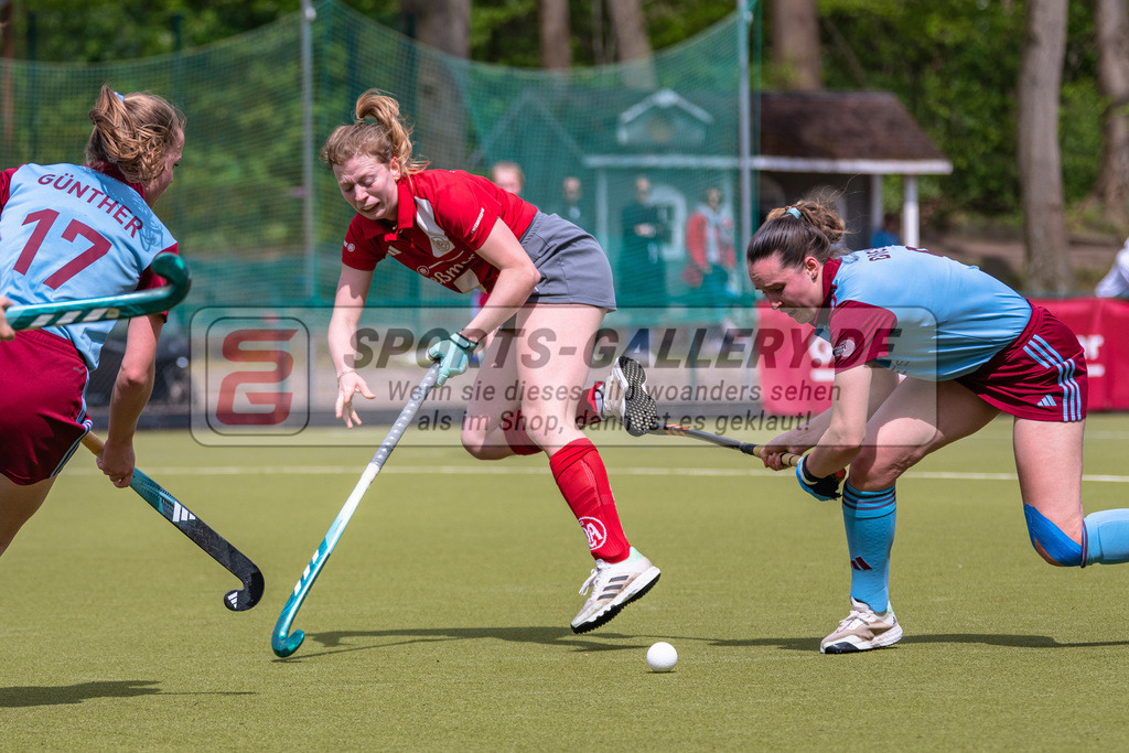 SM_20240427-D85_0323 | Playoffs:1.Bundesliga Feldhockey (W) UHC - DCadA /  1:3 (0:1)