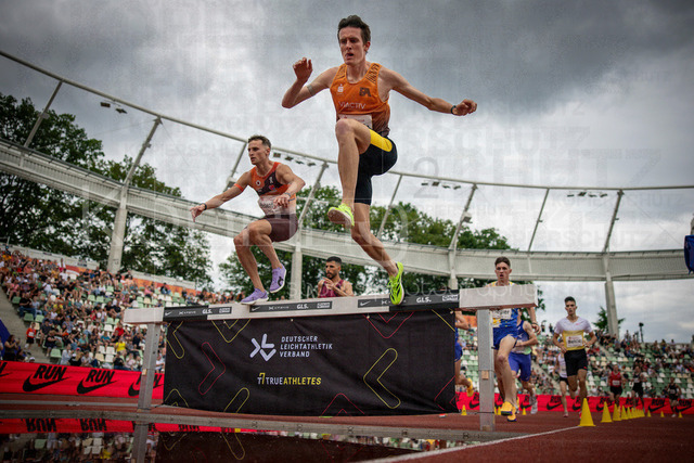 Golden Oval; Dresden, 31.05.2026 | DRESDEN , GERMANY - MAY 31:  Karl Bebendorf (GER / Germany), Niklas Buchholz (GER / Germany) competes in the 2000m steeplechase during the Golden Oval Continental Tour Silver meeting on May 31, 2026 at Heinz-Steyer-Stadion in Dresden, Saxony, Germany.