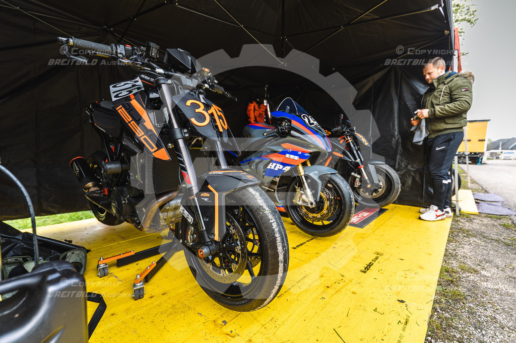 0093 - Bergrennen Landshaag2026 | BREITBILD Austria Webshop

Finde Fotos von: Breitbild, Breitbild Austria, Landshaag, Europeanbikers, KTM, BMW, Bergrennen, Bikeporn, Carporn, Bikes, Cars, Fotografie, Oberösterreich, Österreich, Berufsfotograf, Motorradteile Ganster, Julbach, Pannoniari - Realisiert mit Pictrs.com