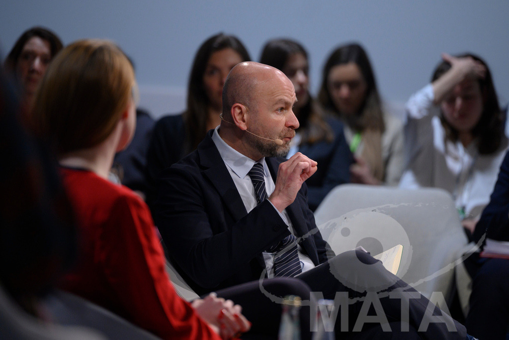 _DWI5068 | MATA IndoCon - Realisiert mit Pictrs.com