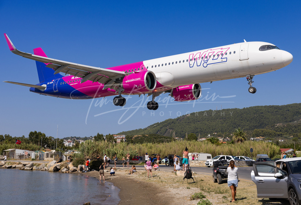 822A2922 Kopie | Buy high-quality aviation and travel photography prints by professional photographer Timo Breidenstein. Authentic images, professionally printed, worldwide shipping. - Realisiert mit Pictrs.com