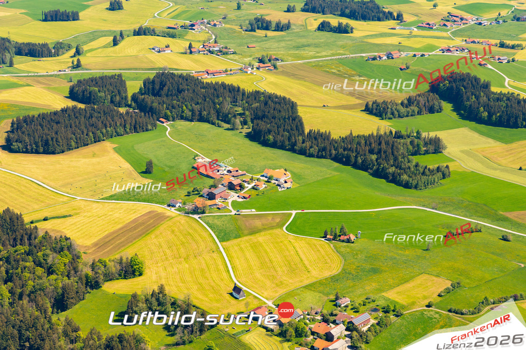 Das Luftbild zeigt : Herings Wald - Die Luftaufnahme wurde 2024 vom UL-Flugzeug aus erstellt ( keine Drohne ) - Hochauflösende Luftaufnahme - Für grossformatige Ausdrucke geeignet. Die Geschenkidee !Mit Lizenz und Bildrechte bestellbar