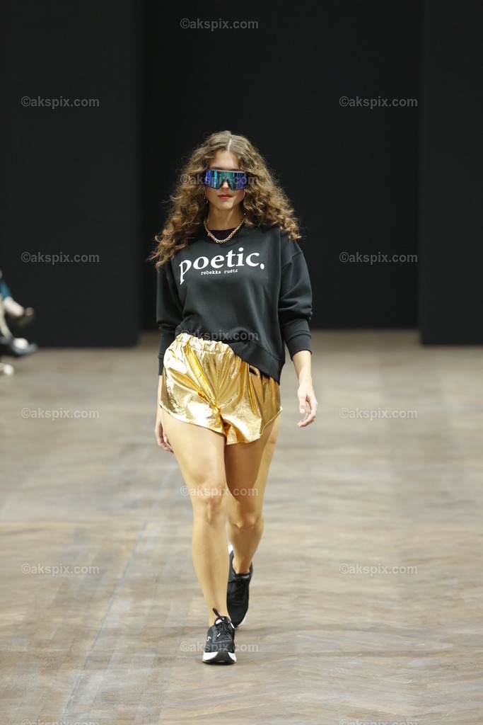 _76A4280 | Die Bildagentur Akspix ist eine Online-Bildagentur und bietet professionelles und kreatives Bildmaterial Royalty free und Rights Managed. Bildarchiv Akspix bietet eine große Auswahl an kreativen und klassischen Motiven.Frankfurt Fotograf, Fotoshooting