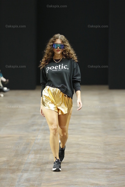 _76A4280 | Die Bildagentur Akspix ist eine Online-Bildagentur und bietet professionelles und kreatives Bildmaterial Royalty free und Rights Managed. Bildarchiv Akspix bietet eine große Auswahl an kreativen und klassischen Motiven.Frankfurt Fotograf, Fotoshooting