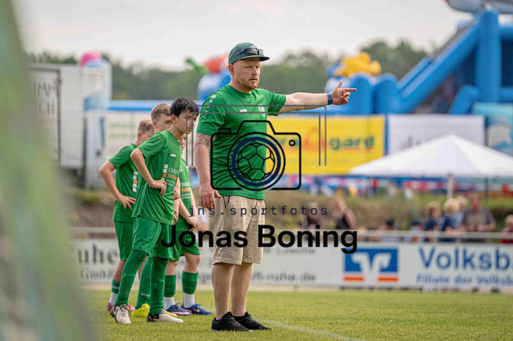 Fußball I E-Junioren I Saison 2025-2026 I OM-Cup Lüsche I Sonntag  I 23288 | jns.sportfotos - Realisiert mit Pictrs.com
